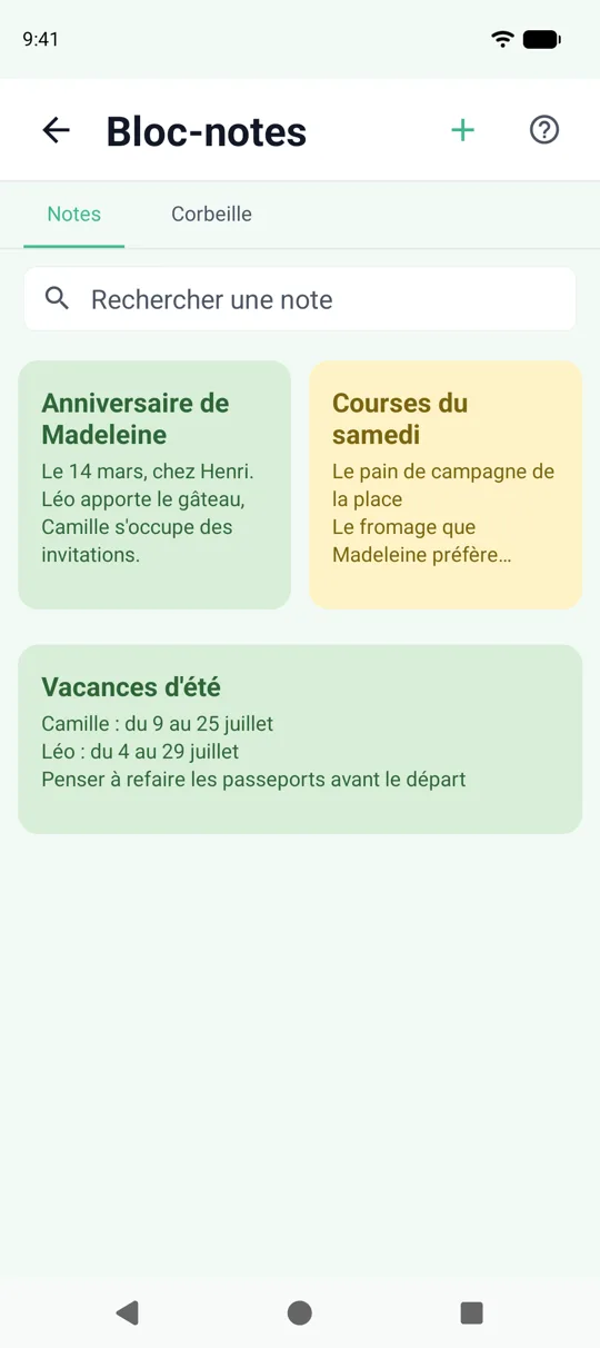 L’écran Bloc-notes de l’application SeniorHub : les notes du foyer en post-its colorés.